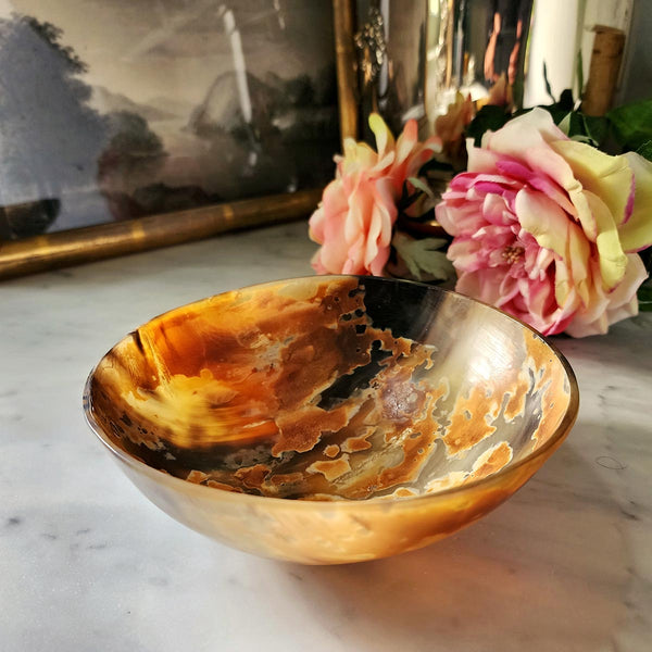 The Punctilious Mr. P's Place Card Co. large Flecked buffalo Horn Bowls