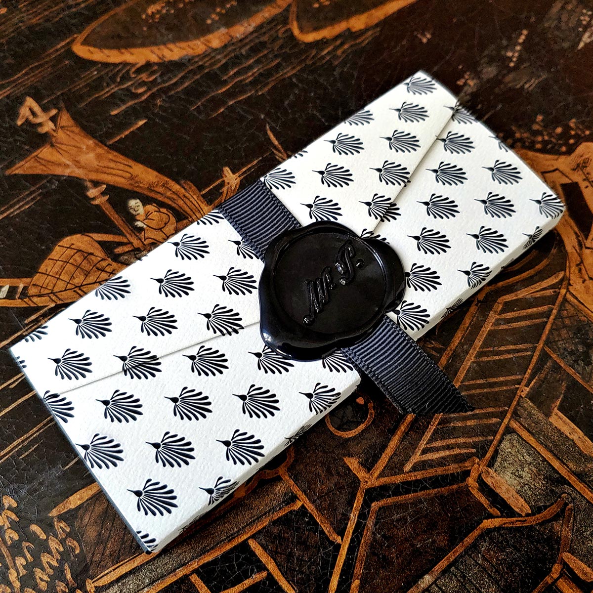 Set/ 16 Radiant Dragon Laydown Custom Place Card/ Name Card